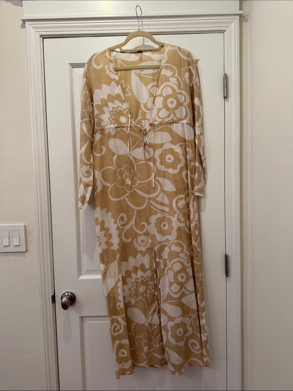 Beige and White Floral Lightweight Caftan/Beach Dress